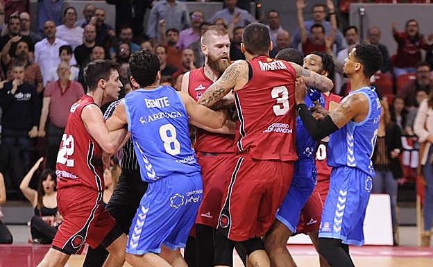 Sutton protagonizó un intento de agresión