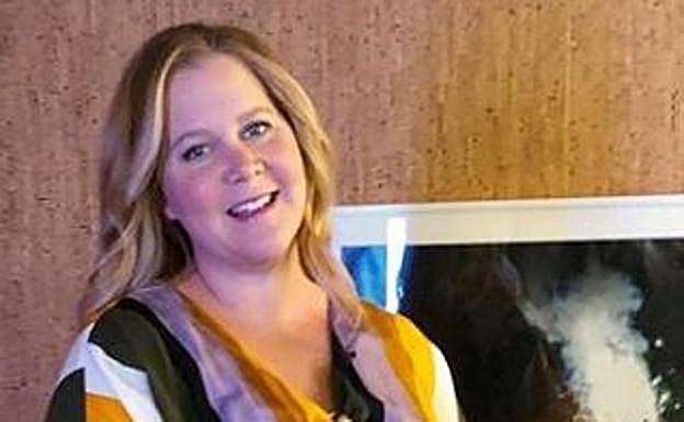 La actriz Amy Schumer da a luz a su primer hijo