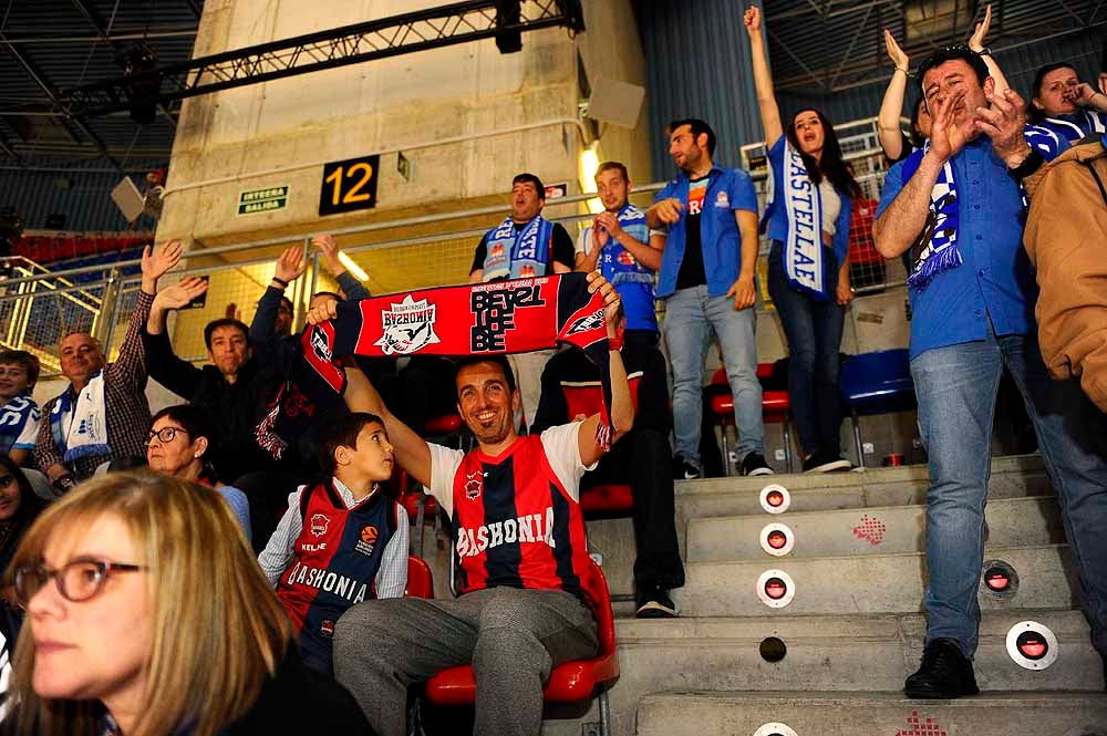 El San Pablo Burgos ha contado con mucha afición burgalesa en su encuentro ante el Baskonia en el Buesa Arena