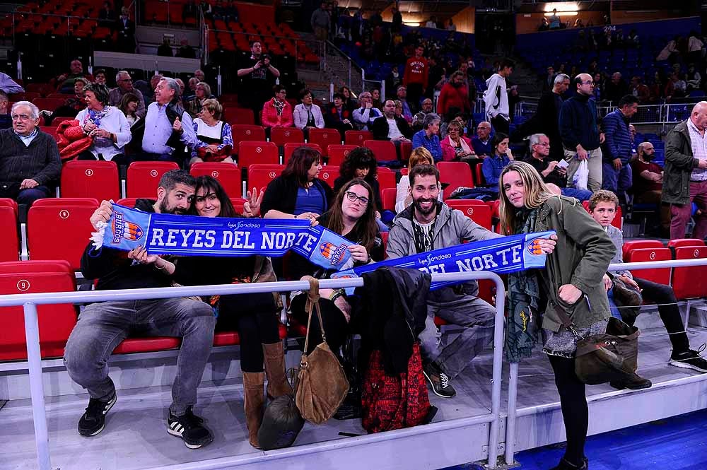 El San Pablo Burgos ha contado con mucha afición burgalesa en su encuentro ante el Baskonia en el Buesa Arena