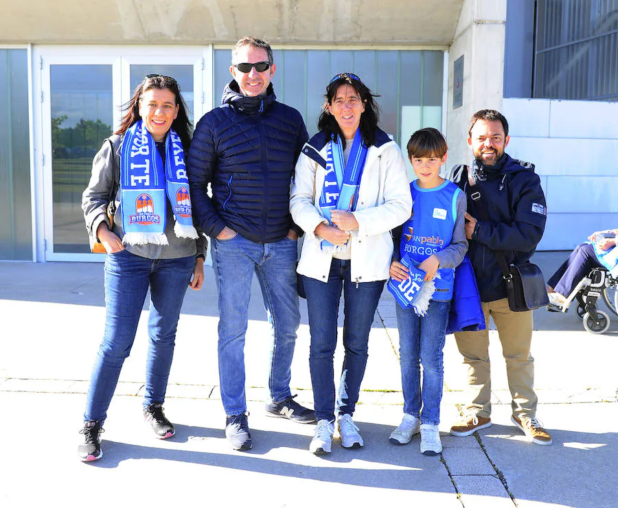 Fotos: Los aficionados burgaleses han apoyado al San Pablo Burgos en su choque contra el Baskonia