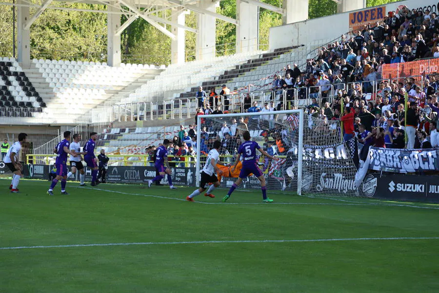 Fotos: LAs mejores imágenes del encuentro entre Burgos CF y Celta B