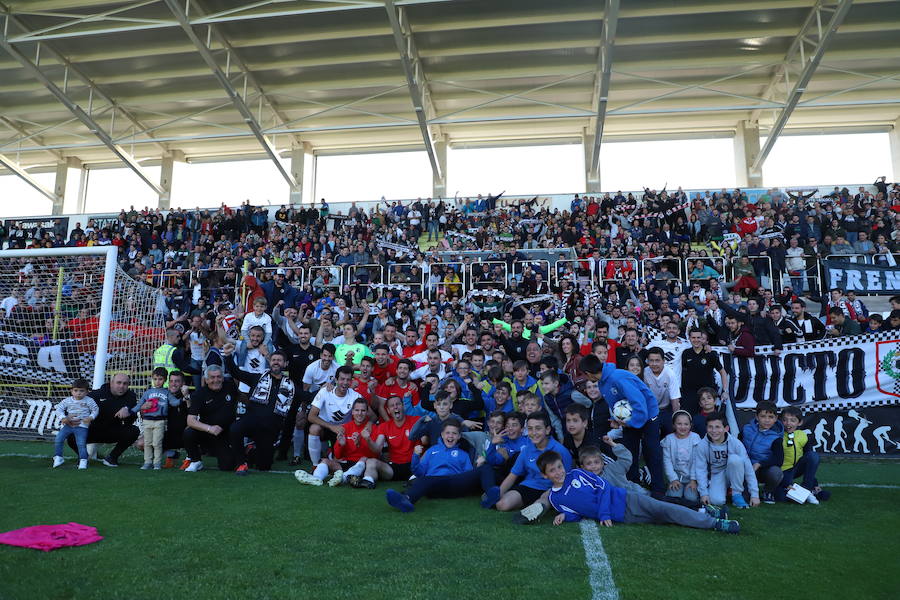 Fotos: La celebración el El Plantío tras la salvación del Burgos CF