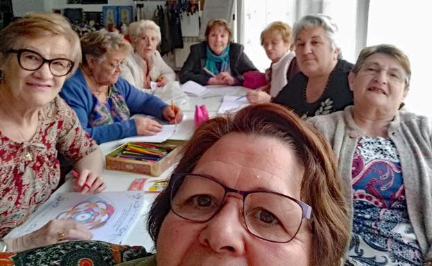 Las Abuelas de Gamonal se han hecho un selfie para ilustrar sus propuestas