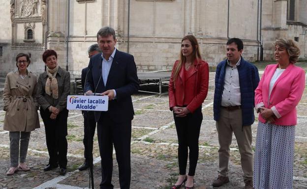 El candidato del PP a la Alcaldía de Burgos, Javier Lacalle, presenta las propuestas de su partido en materia de seguridad ciudadana.