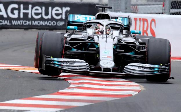 Lewis Hamilton, durante la primera sesión de entrenamientos libres. 