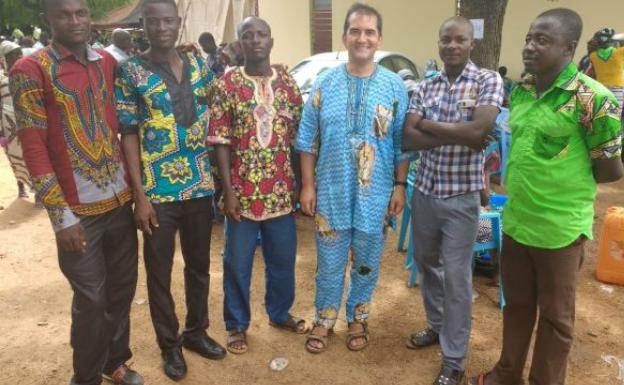 Ramón Delgado, delegado diocesano de Misiones de Burgos, cuando estuvo como misionero en Togo, en África. 