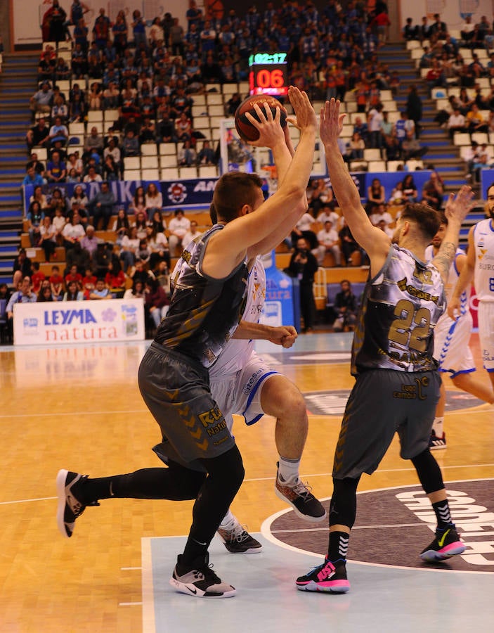 Fotos: El San Pablo Burgos despide la temporada con una victoria histórica en Lugo