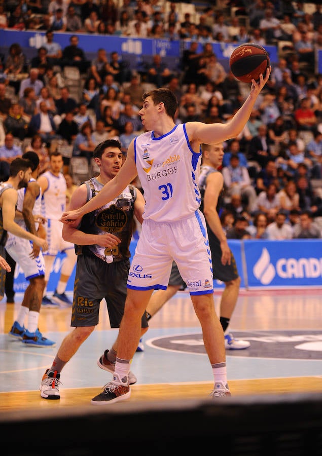 Fotos: El San Pablo Burgos despide la temporada con una victoria histórica en Lugo