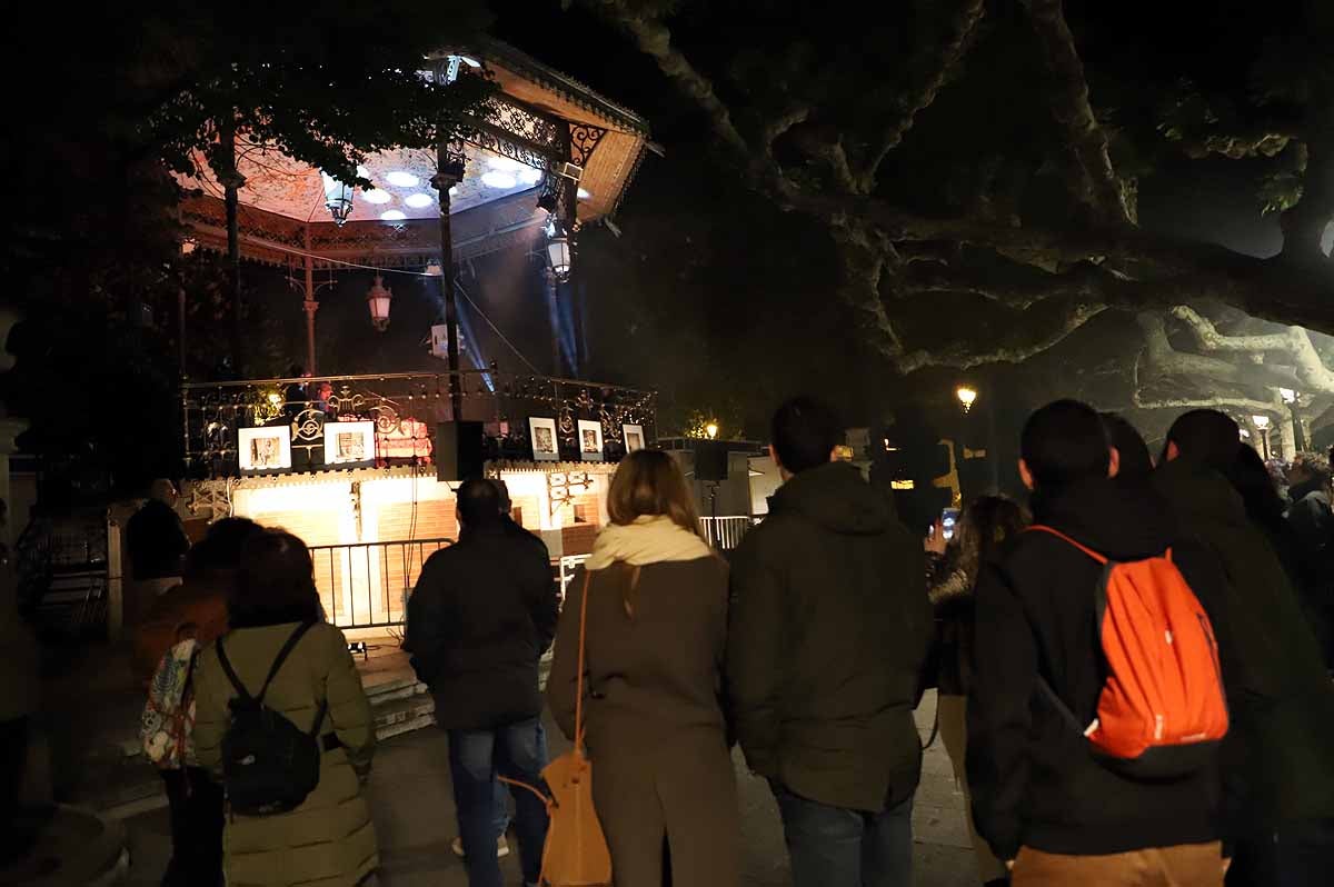 A pesar del frío viento, los burgaleses han salido a las calles para disfrutar de propuestas culturales hasta las 3 horas de la mañana durante una jornada llena de vida