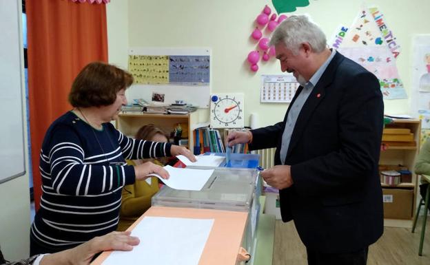 Instante en el que Delgado ha votado en Caleruega