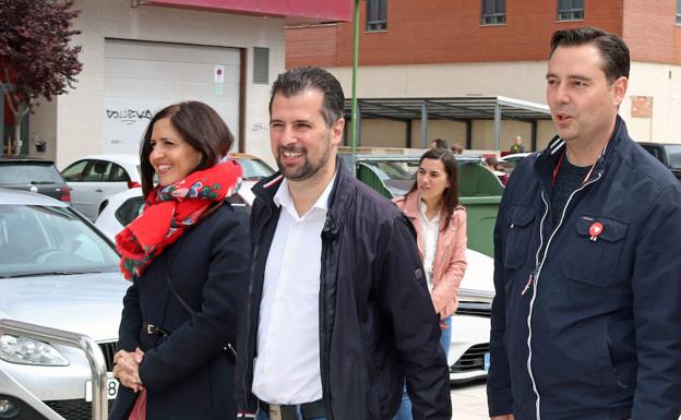 Esther Peña, diputada electa por Burgos; Luis Tudanca, candidato socialista a la Junta; y Daniel de la Rosa, candidato del PSOE a la Alcaldía de Burgos. 
