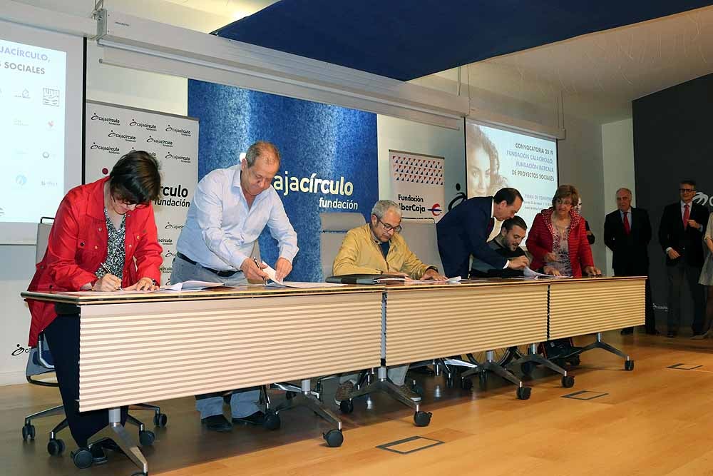 Imágenes del acto de presentación de los acuerdos de las fundaciones Cajacírculo y de Ibercaja con motivo de la convocatoria de ayudas de interés social convocadas por ambas fundaciones. 