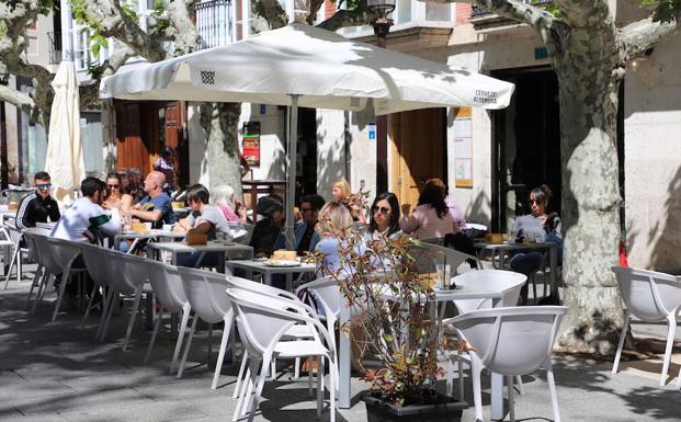 En los próximos días costará encontrar un hueco en las terrazas del centro de la ciudad