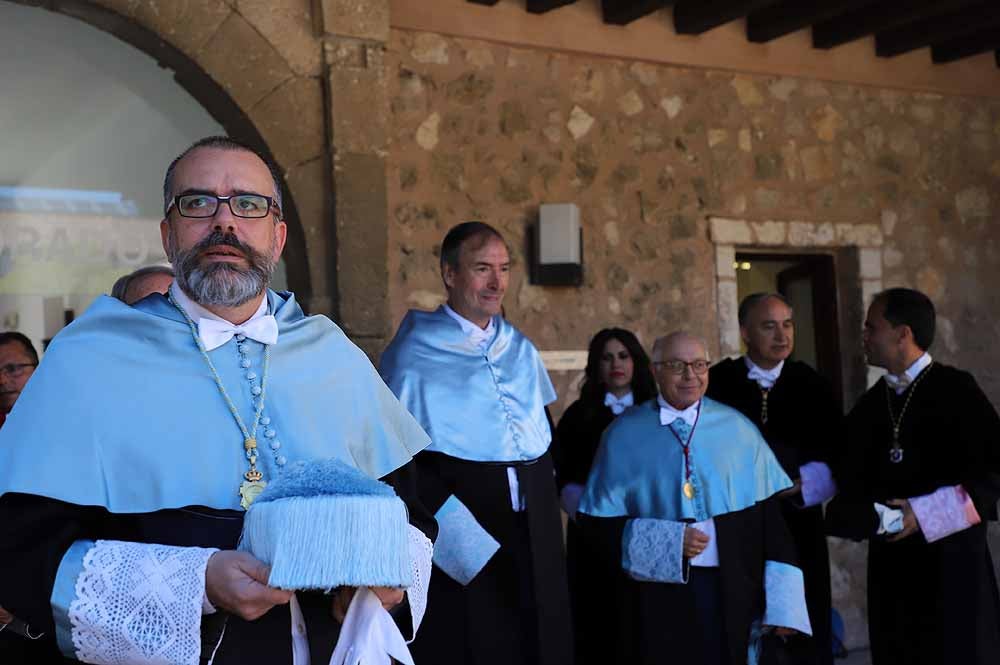 La Universidad de Burgos ha celebrado sus 25 años con la investidura de Juan José Laborda como doctor Honoris Causa