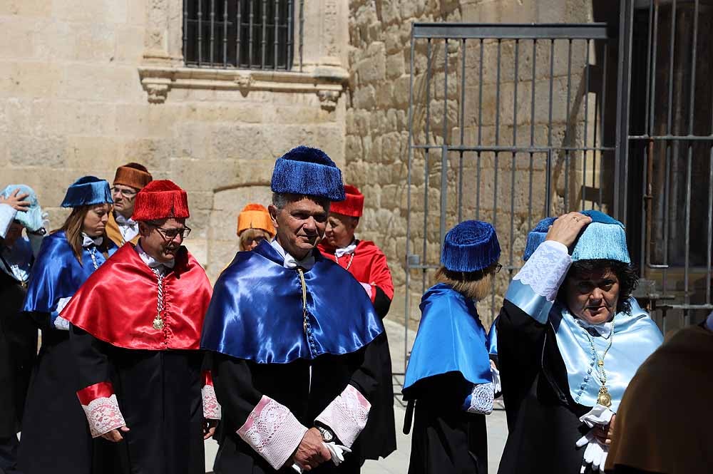 La Universidad de Burgos ha celebrado sus 25 años con la investidura de Juan José Laborda como doctor Honoris Causa