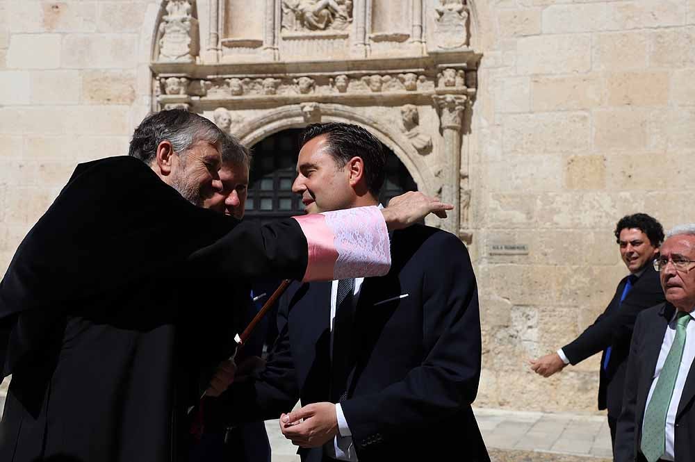 La Universidad de Burgos ha celebrado sus 25 años con la investidura de Juan José Laborda como doctor Honoris Causa