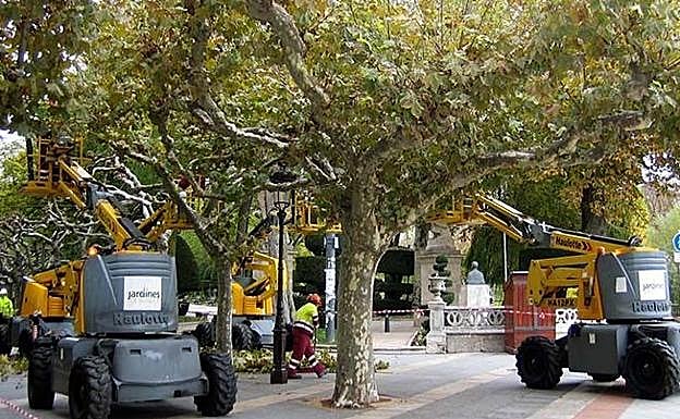 La nueva UTE Jardines de Burgos despide a dos trabajadores y la plantilla sigue sin cobrar el finiquito de la anterior concesionaria