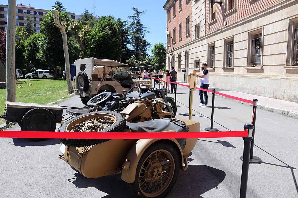 Las unidades militares de Burgos y la Guardia Civil han celebrado el Día de las Fuerzas Armadas con una exhibición de equipamiento y material militar y talleres para grandes y pequeños