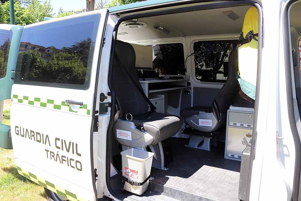 Las unidades militares de Burgos y la Guardia Civil han celebrado el Día de las Fuerzas Armadas con una exhibición de equipamiento y material militar y talleres para grandes y pequeños