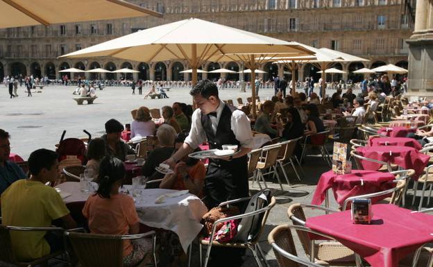 Terrazas en la Plaza Mayor de Salamanca.