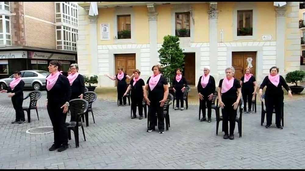 Las mujeres de la Asociación 'Las Cascadas' de Pradoluengo 