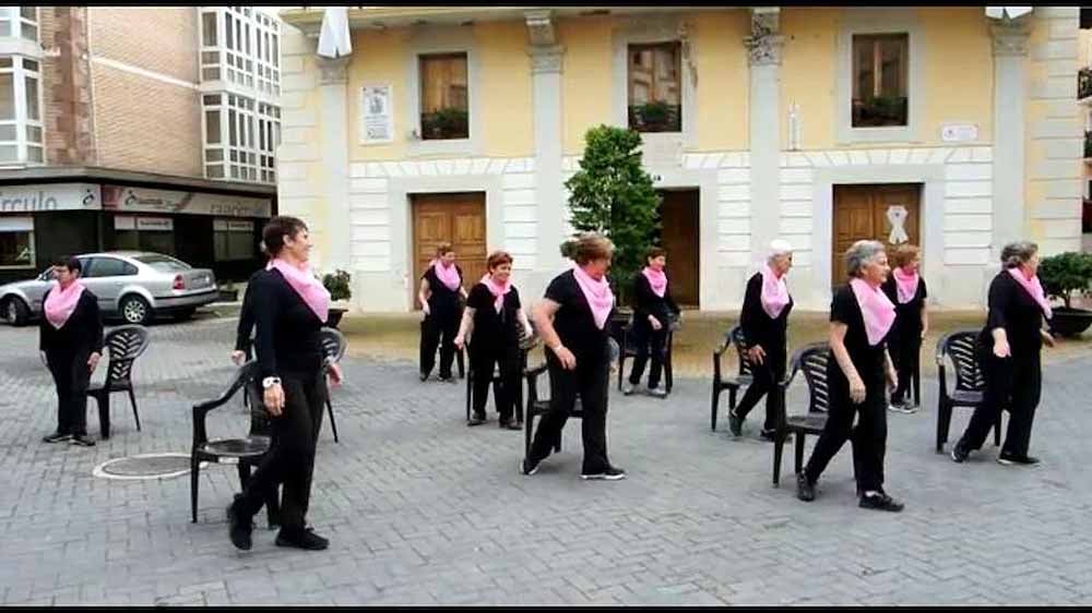 Las mujeres de la Asociación 'Las Cascadas' de Pradoluengo 