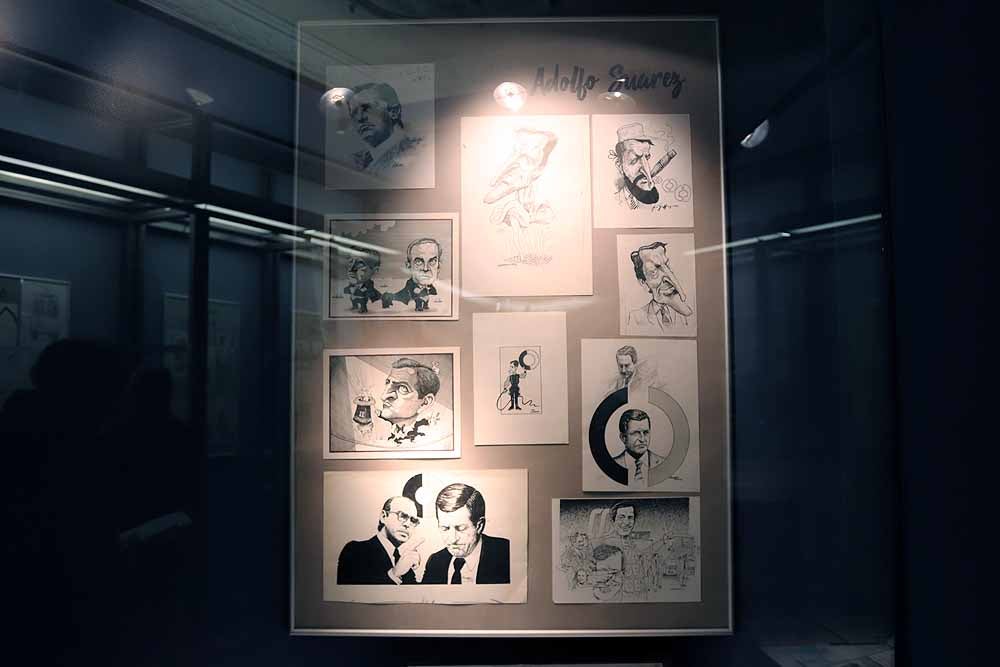 Imágenes de la exposición sobre humor gráfico organizada por el Instituto Castellano y leonés de la Lengua, en colaboración con el Museo Adolfo Suárez y la Transición. 