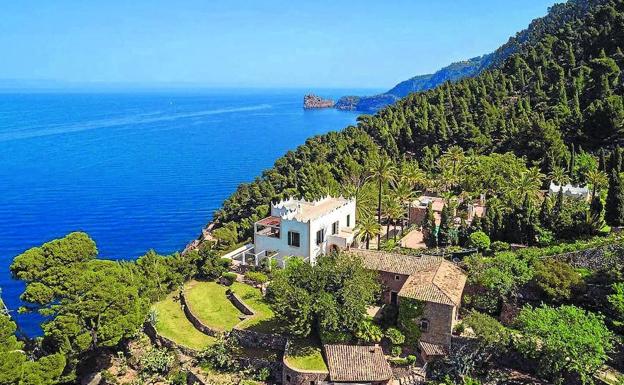 Impresionante vista aérea de S'Estaca junto a los acantilados de Mallorca. :: r. c.