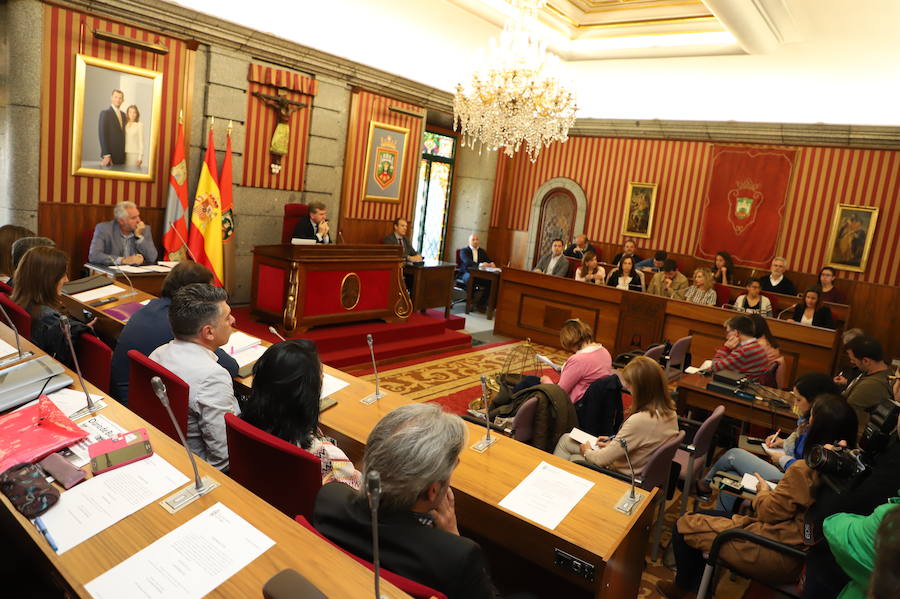 Los corporativos del Ayuntamiento de Burgos se han despedido en sesión plenaria, antes de que tomen posesión los nuevos concejales el 15 de junio