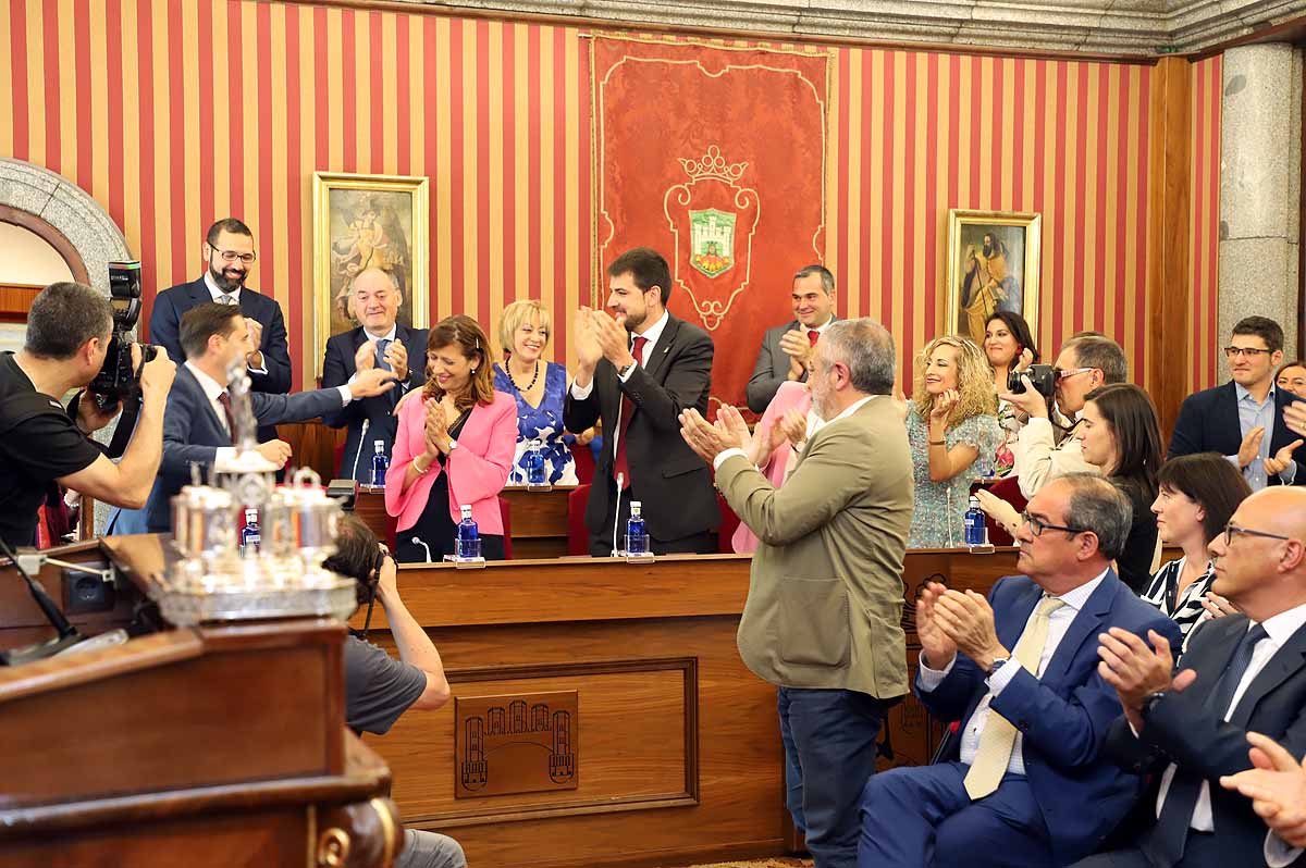 Fotos: Pleno de constitución del Ayuntamiento de Burgos en el que ha sido investido como alcalde Daniel de la Rosa (PSOE)