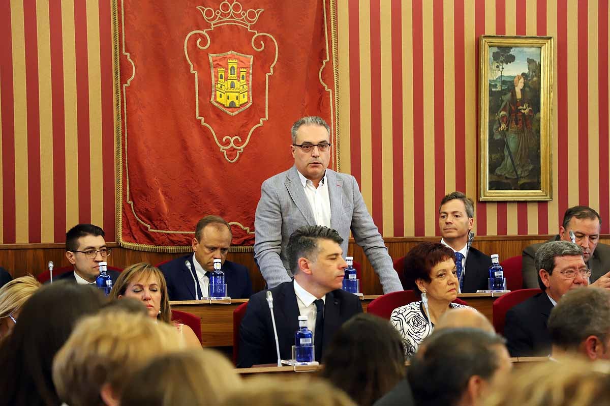 Fotos: Pleno de constitución del Ayuntamiento de Burgos en el que ha sido investido como alcalde Daniel de la Rosa (PSOE)