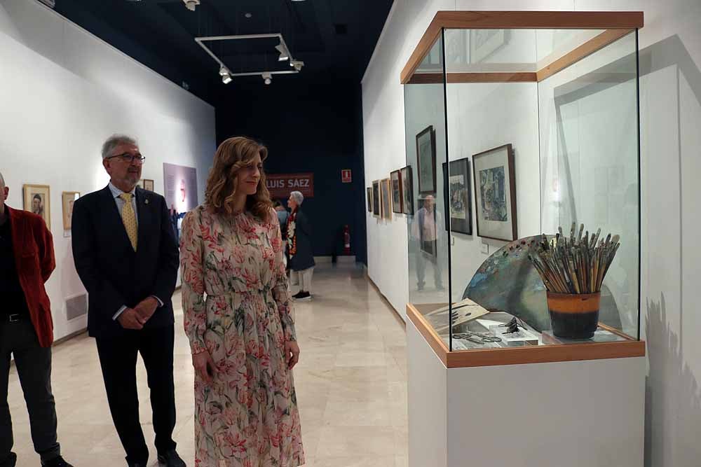 El Museo de Burgos ha inaugurado una exposición sobre el pintor burgalés Luis Sáiz,en el que se muestran desde sus principales obras hasta sus materiales de trabajo. 