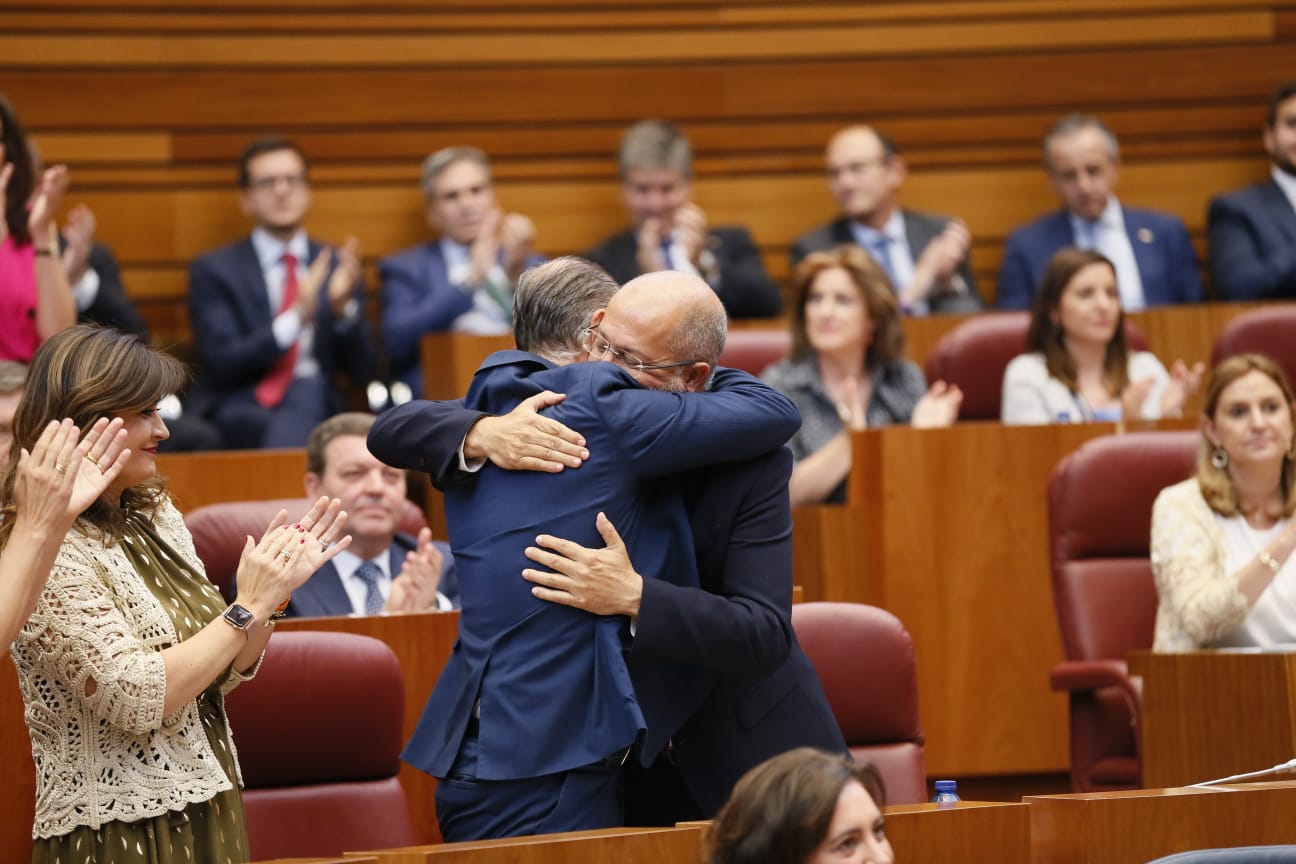 El procurador electo de Ciudadanos Luis Fuentes es proclamado presidente de la institución regiona en su décima legislatura