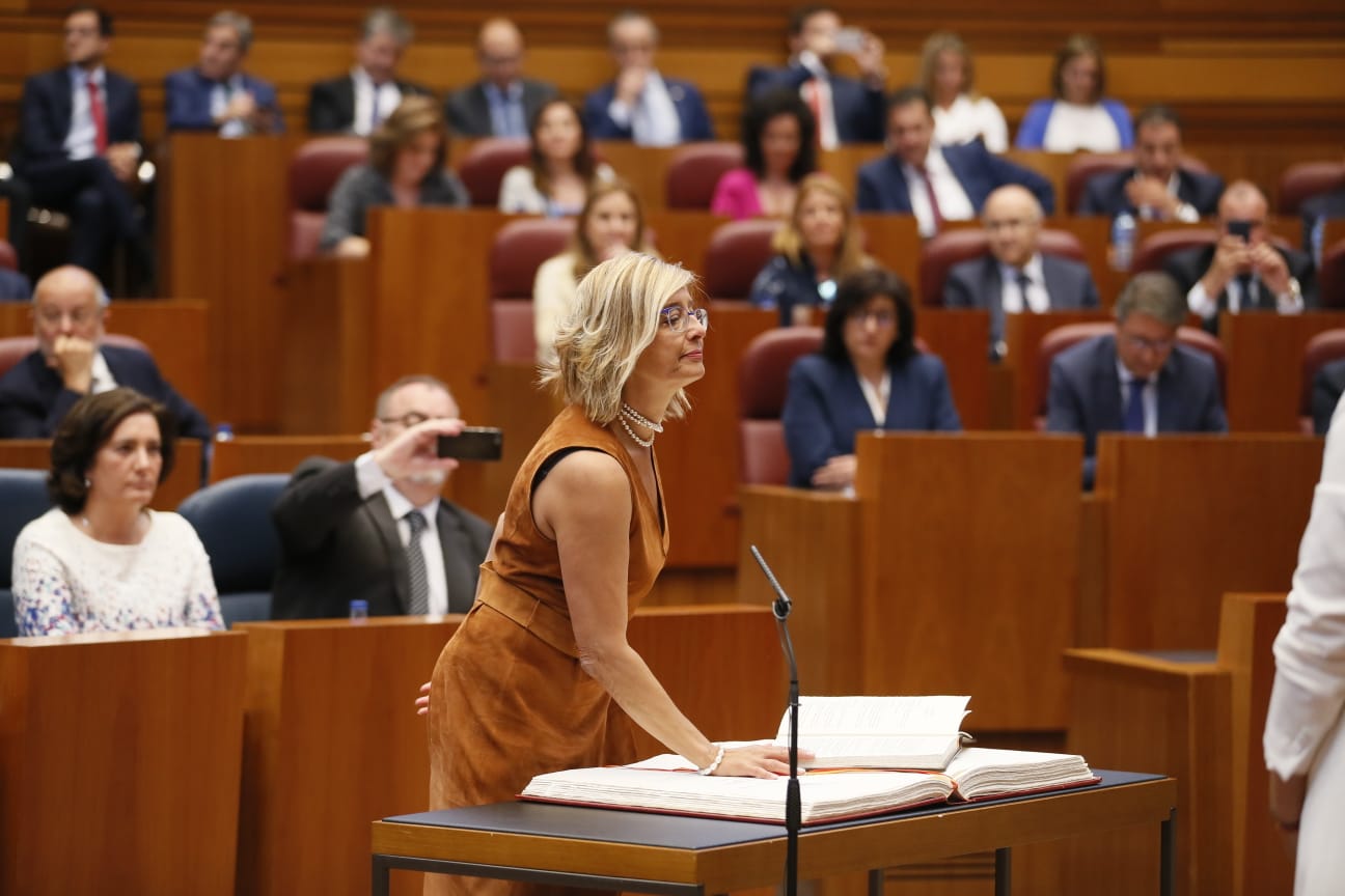 El procurador electo de Ciudadanos Luis Fuentes es proclamado presidente de la institución regiona en su décima legislatura