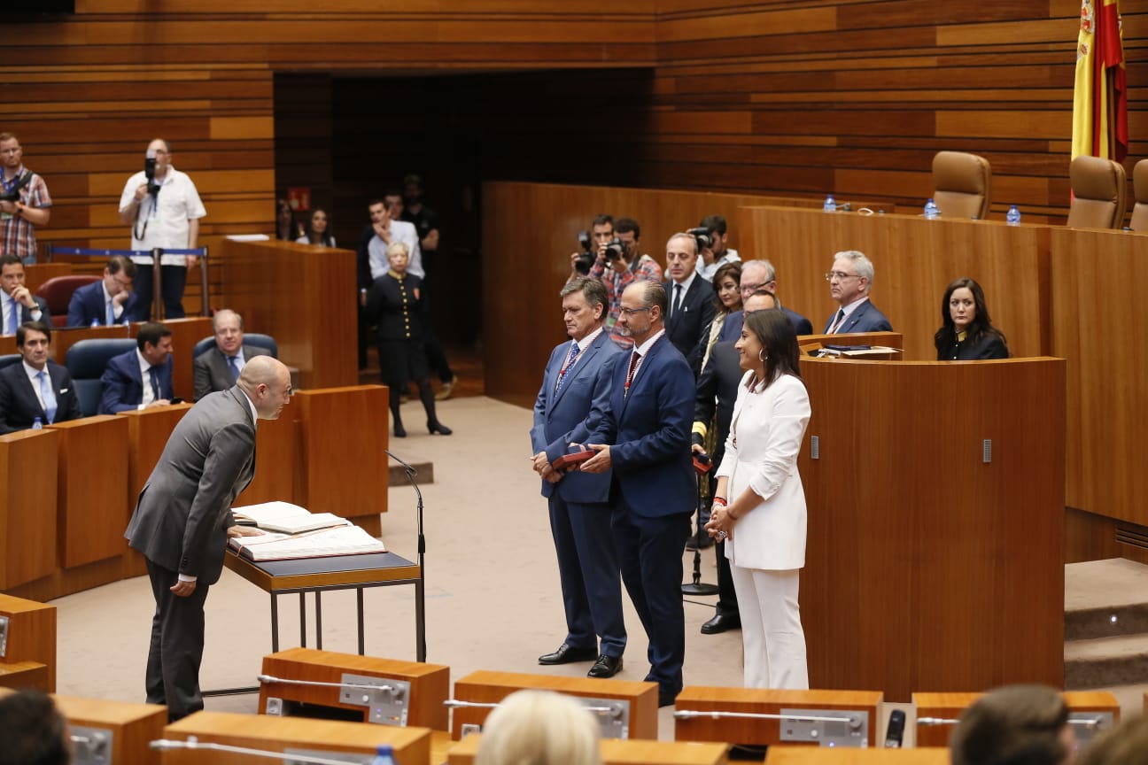 El procurador electo de Ciudadanos Luis Fuentes es proclamado presidente de la institución regiona en su décima legislatura