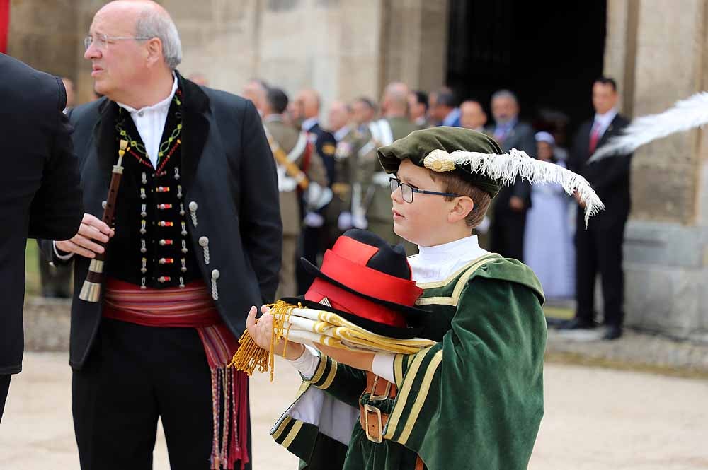 El Monasterio Real de las Huelgas ha acogido, un año más, la celebración del Curpillos, con procesión por las calles del barrio con el pendón de las Navas de Tolosa