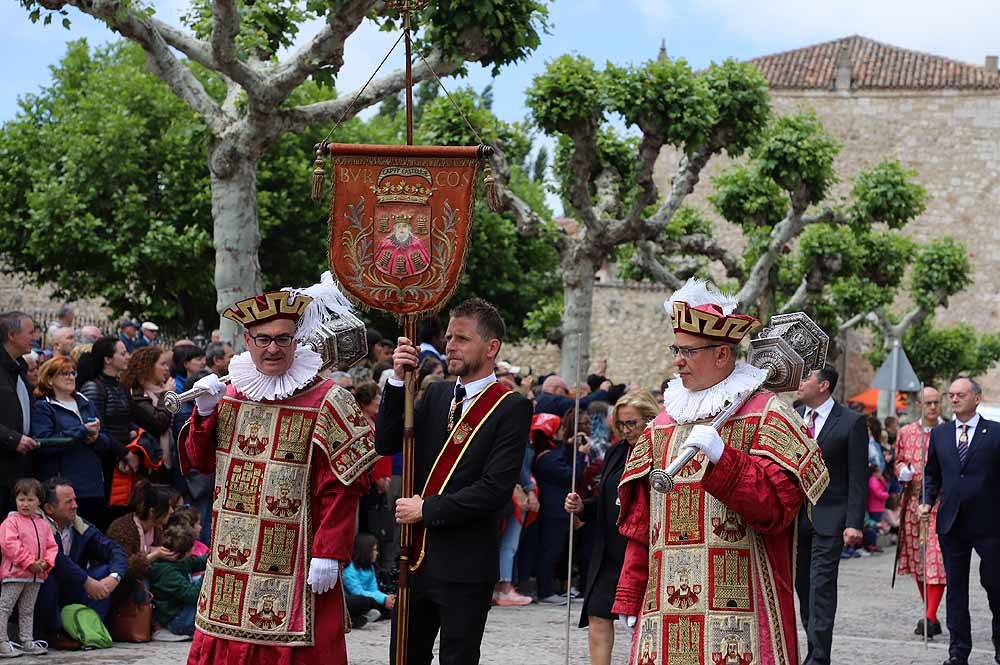 El Monasterio Real de las Huelgas ha acogido, un año más, la celebración del Curpillos, con procesión por las calles del barrio con el pendón de las Navas de Tolosa