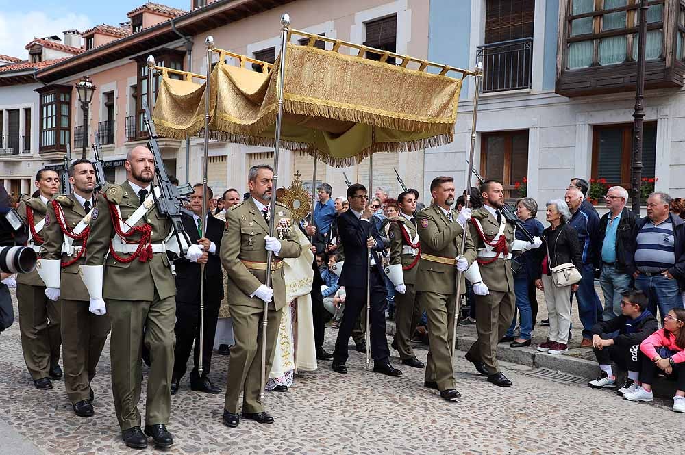 El Monasterio Real de las Huelgas ha acogido, un año más, la celebración del Curpillos, con procesión por las calles del barrio con el pendón de las Navas de Tolosa