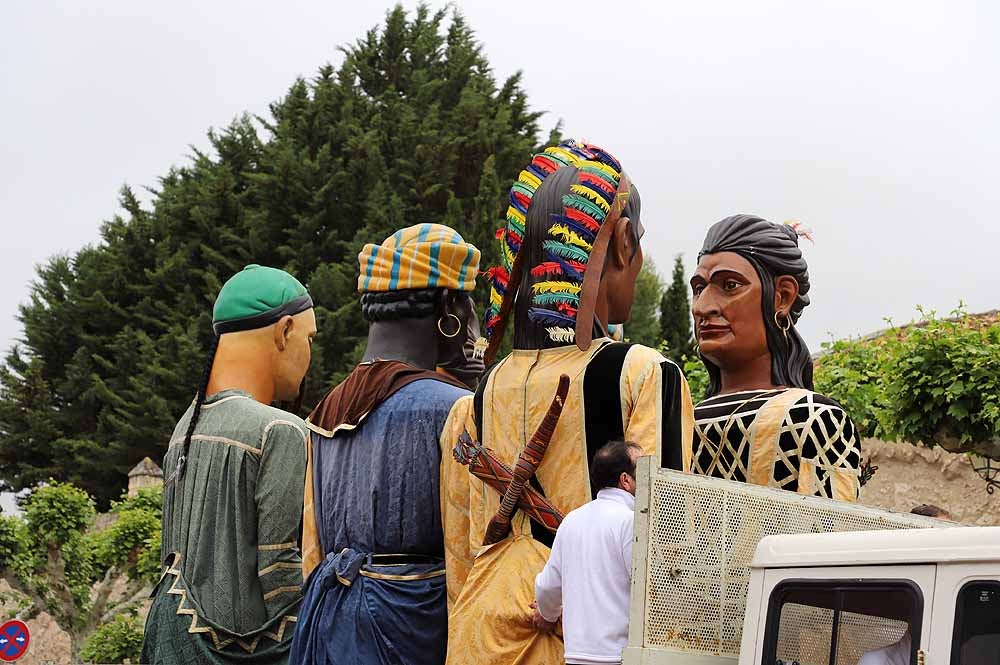 El Monasterio Real de las Huelgas ha acogido, un año más, la celebración del Curpillos, con procesión por las calles del barrio con el pendón de las Navas de Tolosa