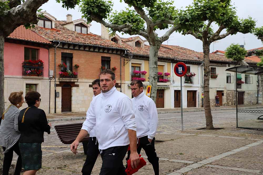 El Monasterio Real de las Huelgas ha acogido, un año más, la celebración del Curpillos, con procesión por las calles del barrio con el pendón de las Navas de Tolosa