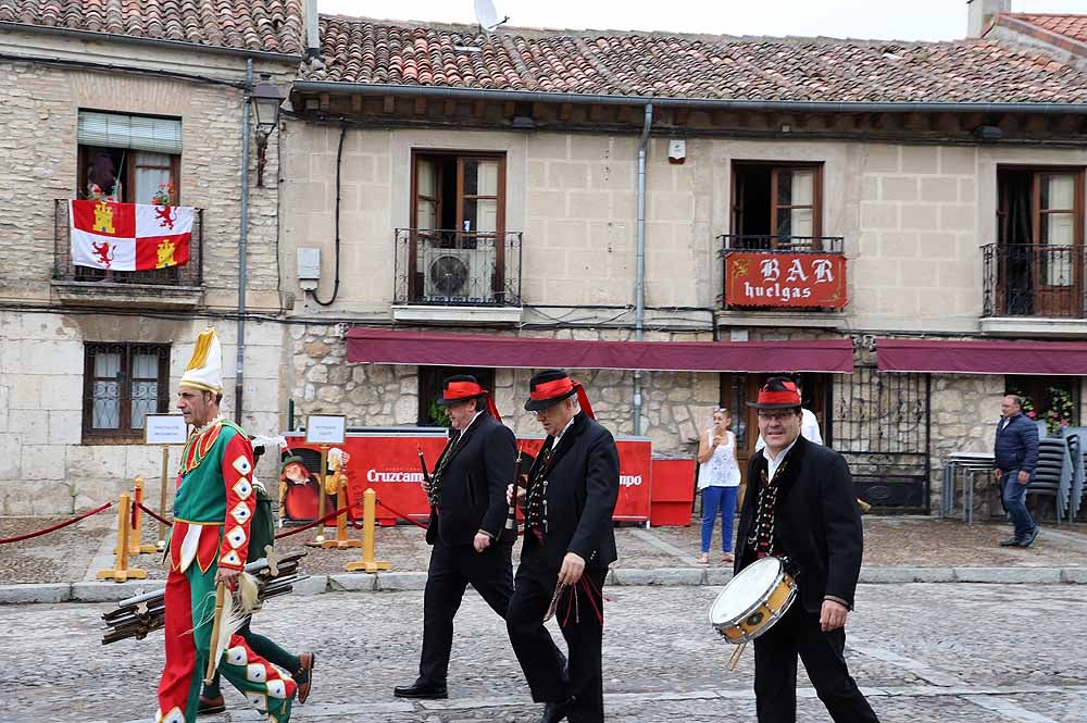 El Monasterio Real de las Huelgas ha acogido, un año más, la celebración del Curpillos, con procesión por las calles del barrio con el pendón de las Navas de Tolosa
