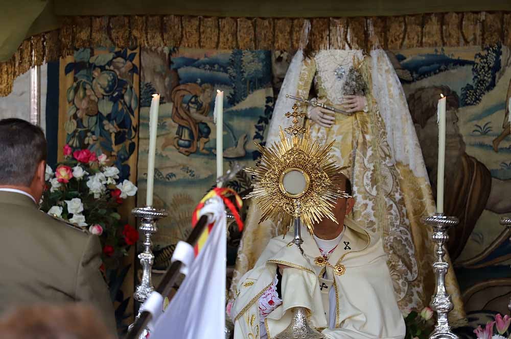 El Monasterio Real de las Huelgas ha acogido, un año más, la celebración del Curpillos, con procesión por las calles del barrio con el pendón de las Navas de Tolosa