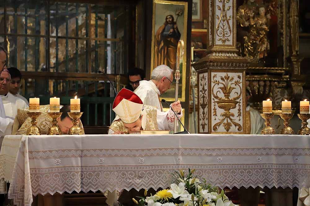 El Monasterio Real de las Huelgas ha acogido, un año más, la celebración del Curpillos, con procesión por las calles del barrio con el pendón de las Navas de Tolosa