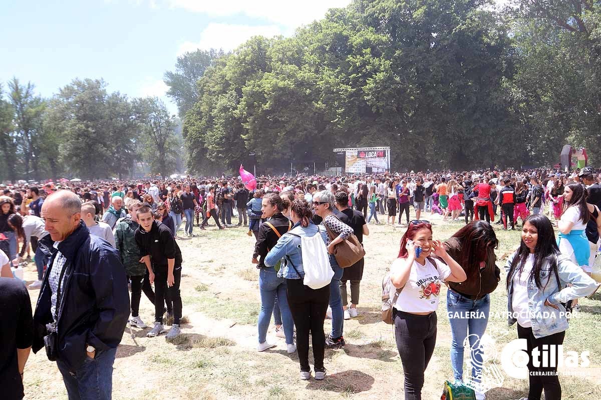 La mañana amanecía nublada y húmeda pero el día ha levantado y el Parque del Parral se ha llenado de burgaleses y amigos para celebrar la Festividad del Curpillos entre las carpas de las peñas