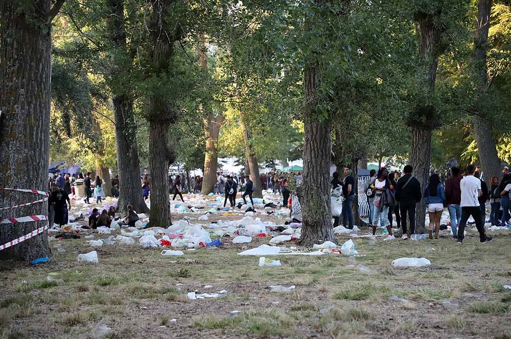 El servicio de SEMAT ha tenido que redoblar esfuerzos para dejar limpio El Parral y alrededores tras la fiesta de las peñas, mientras que Protección Civil y Cruz Roja tuvieron también una jornada movidita con más de 150 intervenciones