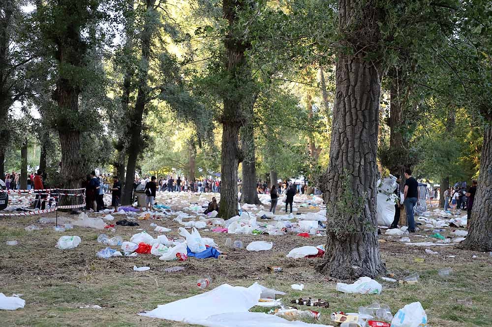 El servicio de SEMAT ha tenido que redoblar esfuerzos para dejar limpio El Parral y alrededores tras la fiesta de las peñas, mientras que Protección Civil y Cruz Roja tuvieron también una jornada movidita con más de 150 intervenciones