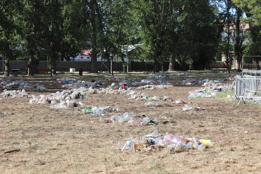 El servicio de SEMAT ha tenido que redoblar esfuerzos para dejar limpio El Parral y alrededores tras la fiesta de las peñas, mientras que Protección Civil y Cruz Roja tuvieron también una jornada movidita con más de 150 intervenciones