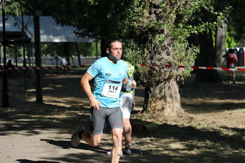 166 corredores de toda España han disputado la 24ª edición de le Media Maratón Ciudad de Burgos,con el burgalés Rubén Castrillo como ganador en categoría masculina y la debutante Virginia Torres como campeona femenina.