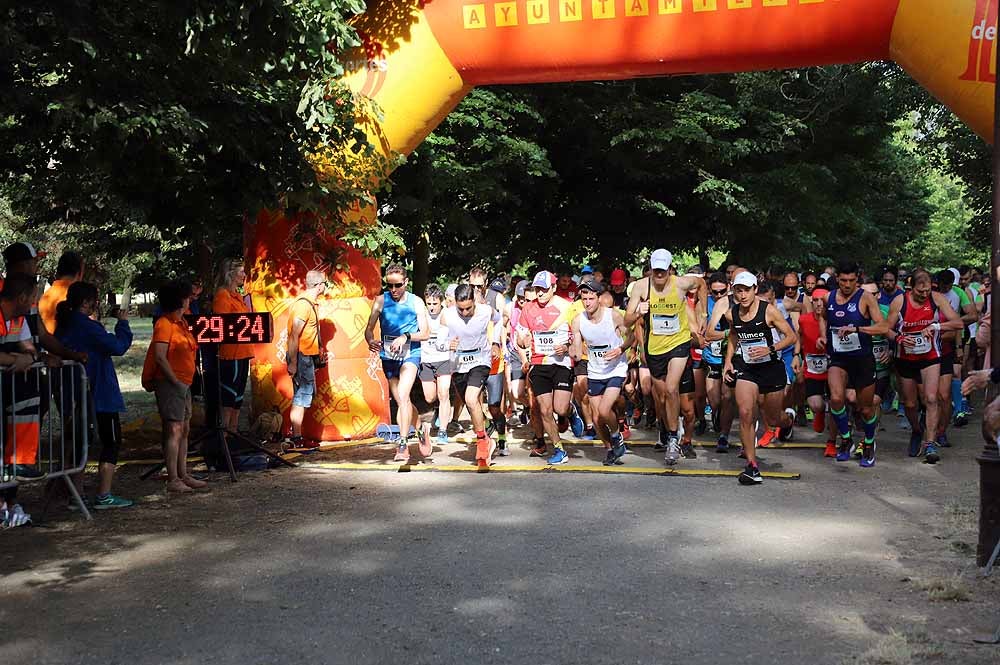 166 corredores de toda España han disputado la 24ª edición de le Media Maratón Ciudad de Burgos,con el burgalés Rubén Castrillo como ganador en categoría masculina y la debutante Virginia Torres como campeona femenina.